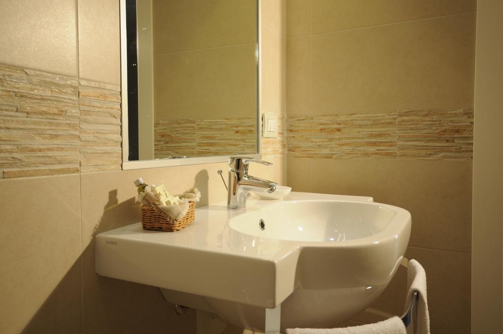 Double or Twin Room - Ground Floor,136393431:JPEG