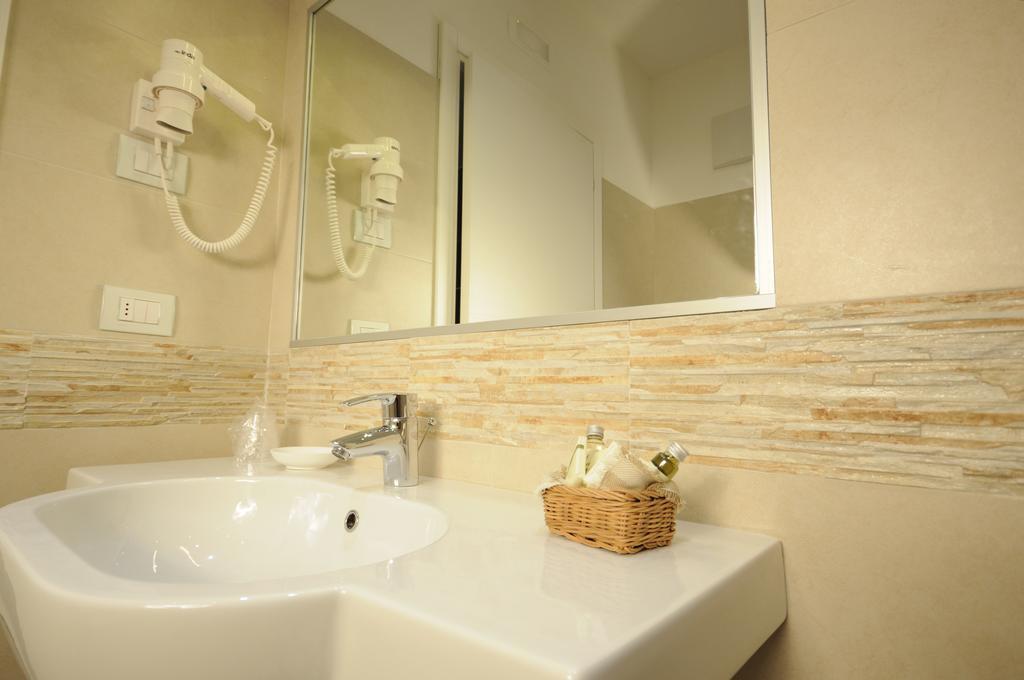 Triple Room with Lake View,165472008:JPEG