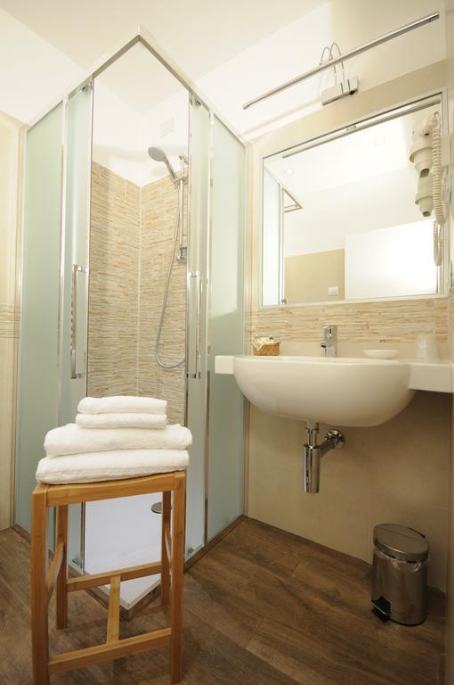 Double or Twin Room with Canal View,165472236:JPEG